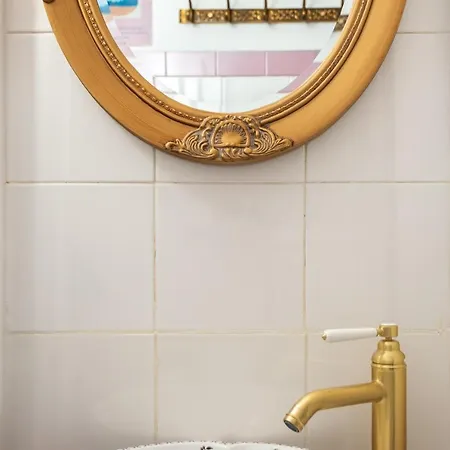 Romantic Alfama Balcony - 10 Minutes From Terreiro Do Paco *