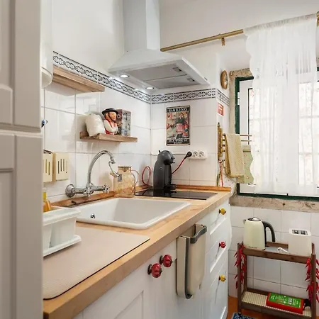 Romantic Alfama Balcony - 10 Minutes From Terreiro Do Paco * Lisboa