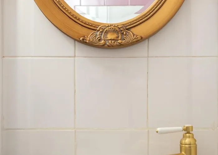 Romantic Alfama Balcony - 10 Minutes From Terreiro Do Paco *
