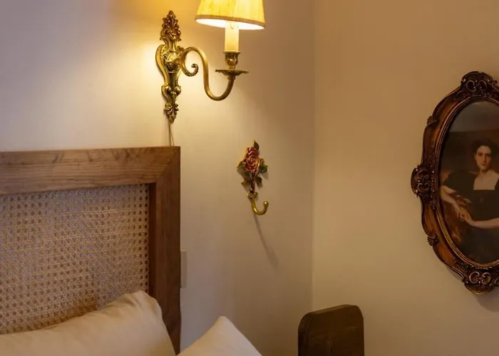 Apartment Romantic Alfama Balcony - 10 Minutes From Terreiro Do Paco Lisbon