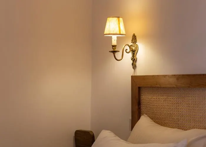 Romantic Alfama Balcony - 10 Minutes From Terreiro Do Paco Apartment