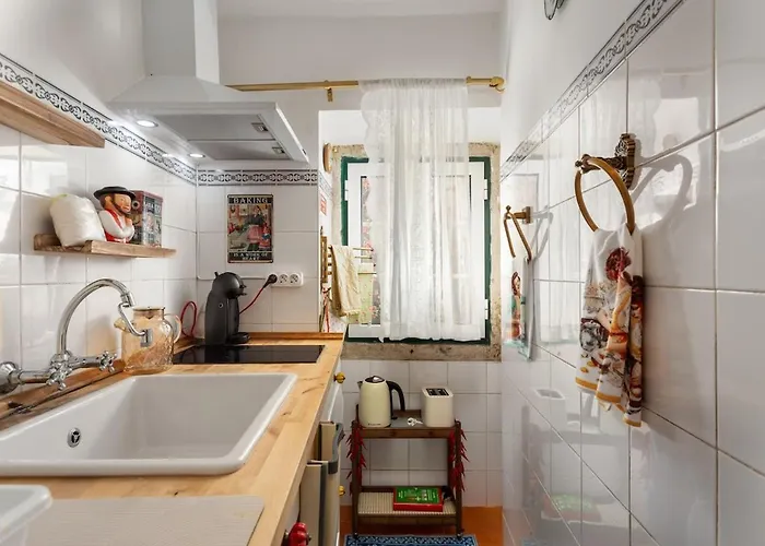 Romantic Alfama Balcony - 10 Minutes From Terreiro Do Paco * Lisbon