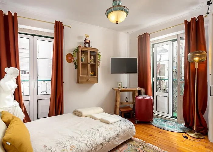 Apartment Romantic Alfama Balcony - 10 Minutes From Terreiro Do Paco