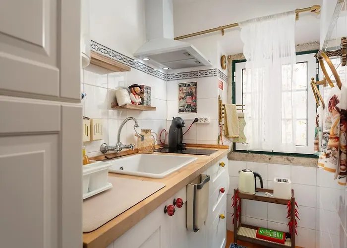 Romantic Alfama Balcony - 10 Minutes From Terreiro Do Paco * Lisbon
